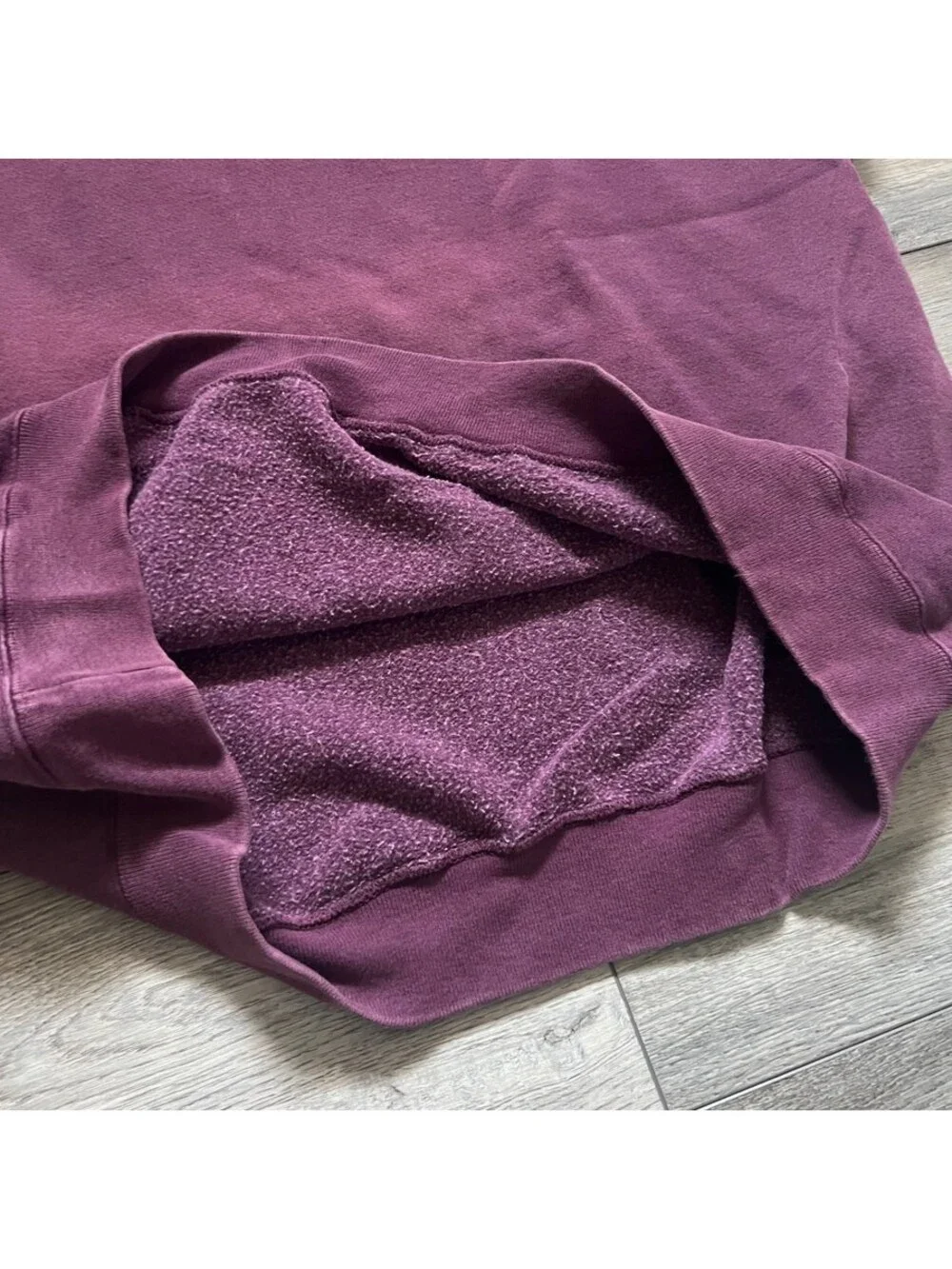 Vintage Levi's Men's L/XL Short Sleeve Sweatshirt Cutoff Gym Workout Purple